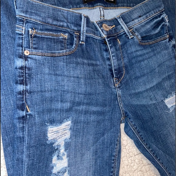 Express Jeans.. Distressed Leggings .. Mid-Rise.. Size 6 Reg - Picture 2 of 8